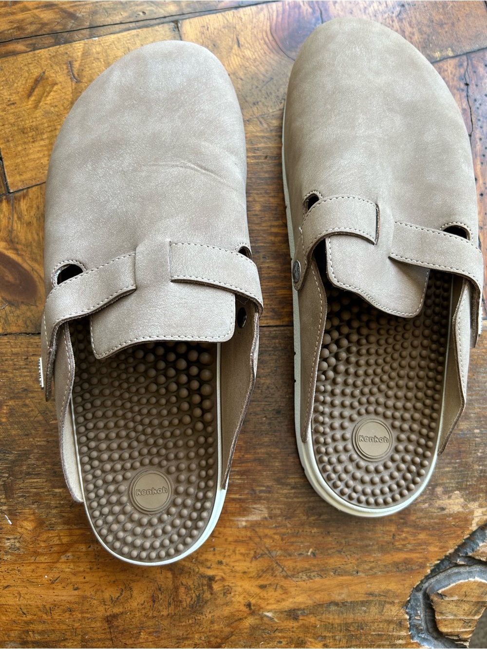 Kenkoh Chiba reflexology clogs, size 13(45).